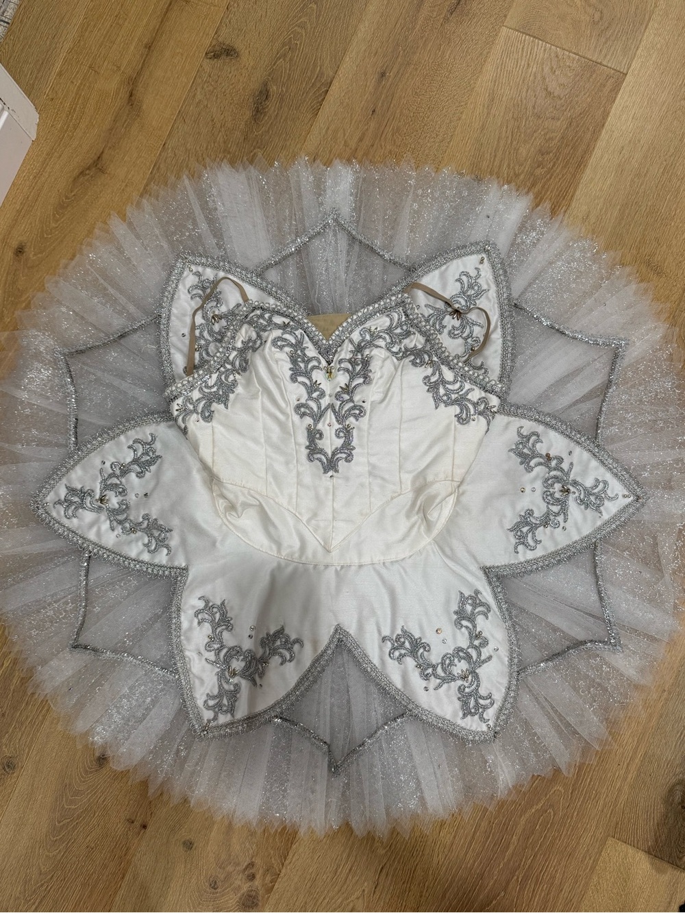 White platter tutu - Picture 1 of 4